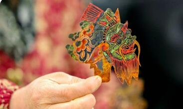 冰箱貼“火”體驗(yàn)游“熱”“非遺+”加出消費(fèi)市場(chǎng)新潮流