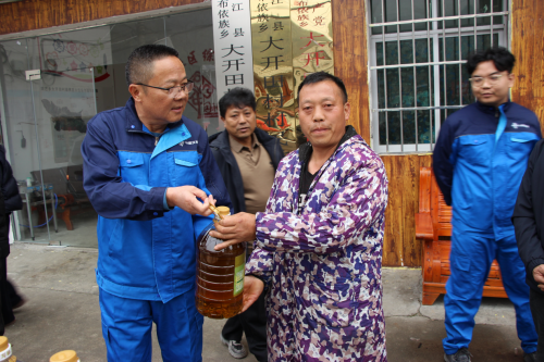 傳遞溫暖關(guān)懷力量：中交路建貴都擴(kuò)容工程項(xiàng)目“我為群眾辦實(shí)事”活動(dòng)開展