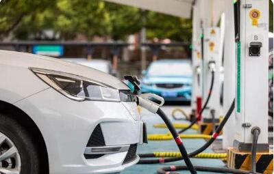 新能源汽車購置稅政策調(diào)整在即 車市消費(fèi)熱度持續(xù)上升