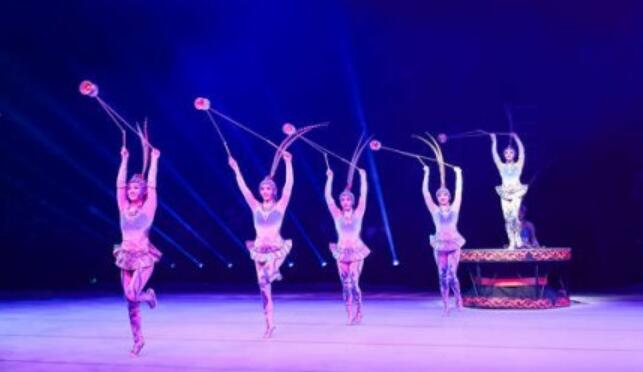 雜技攜手民樂，《國風(fēng)雅韻·奇技華章》在北京上演