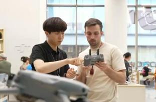 240小時(shí)過(guò)境免簽滿(mǎn)周年 入境經(jīng)濟(jì)發(fā)展動(dòng)力強(qiáng)勁