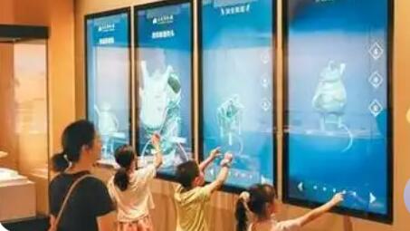 前十一月社零總額增長百分之四——消費市場新意濃