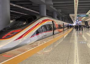 正式開(kāi)通運(yùn)營(yíng)！廣湛高鐵首趟列車發(fā)出