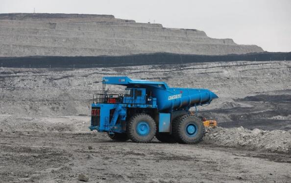 節(jié)能靜音無污染！國內(nèi)首臺“兵器大礦車”通過驗(yàn)收