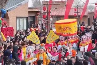 “交通線(xiàn)+風(fēng)景線(xiàn)”深度融合 包銀高鐵成為串起冬季文旅“黃金線(xiàn)”