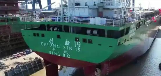 15000噸級甲醇單一燃料散貨船取得新突破