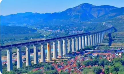 “西煤東運(yùn)”大通道瓦日鐵路再破年運(yùn)量億噸大關(guān)