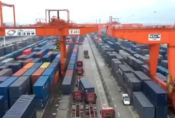 智慧暢行“水上高速公路”萬噸貨輪成“常客” 長江經(jīng)濟帶樞紐經(jīng)濟活力澎湃