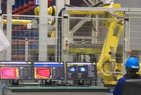 “人工智能+制造”澎湃經(jīng)濟(jì)增長新動(dòng)能 “智慧大腦+神經(jīng)網(wǎng)絡(luò)”深度融合、雙向賦能