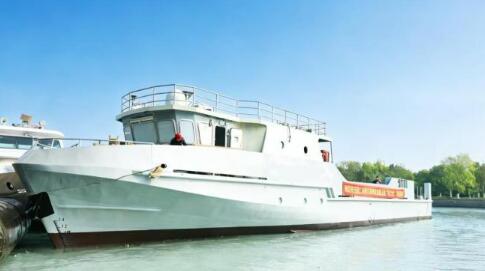 全國(guó)首型百噸級(jí)海上通用無(wú)人船在浙江嘉興吉水