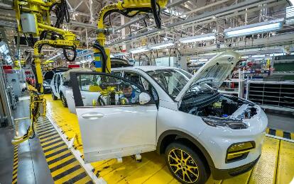 2025年汽車產(chǎn)銷量再創(chuàng)歷史新高 連續(xù)17年穩(wěn)居全球第一