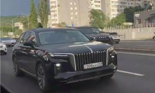 駛?cè)氚⒗緢D：滿街的中國品牌，與一場正在發(fā)生的認(rèn)知變革