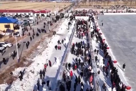 冰雪經(jīng)濟從“單一體驗”向“綜合消費”升級 多樣化服務供給延長消費鏈條