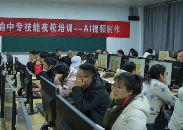 “人才夜市+技能夜?！?打通就業(yè)幫扶“最后一米”