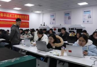 “技能照亮前程”行動：助力技能培訓(xùn)“精準(zhǔn)化”