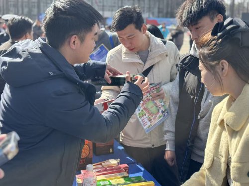 硚口煙草借力110警察節(jié)開(kāi)展煙草安全知識(shí)普及活動(dòng)