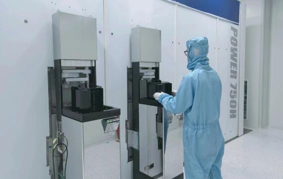 填補(bǔ)“中國(guó)芯”關(guān)鍵拼圖！我國(guó)首臺(tái)串列型高能氫離子注入機(jī)成功出束