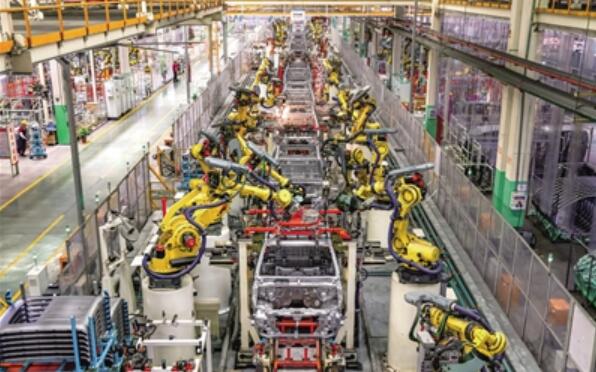 2025年中國(guó)汽車(chē)產(chǎn)業(yè)：“規(guī)模答卷”優(yōu)異 “質(zhì)量賽道”爭(zhēng)先