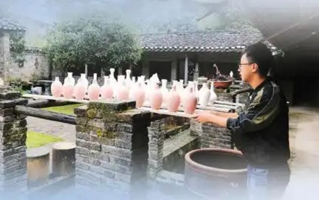 在瓷都復(fù)現(xiàn)泥與火之歌