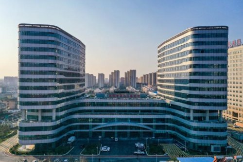 皖北醫(yī)療新地標落成，阜陽市第三人民醫(yī)院新院區(qū)通過竣工驗收