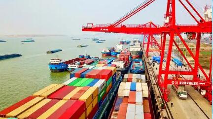 首次突破300萬！安徽省港航集團集裝箱吞吐量同比增長12.5%