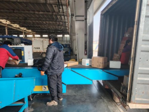 湖北武穴：晨曦中的“守門人” 織密寄遞環(huán)節(jié)“安全網(wǎng)”