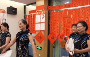 “銀發(fā)經(jīng)濟”消費升級 按摩機器人、情感陪伴機等受歡迎