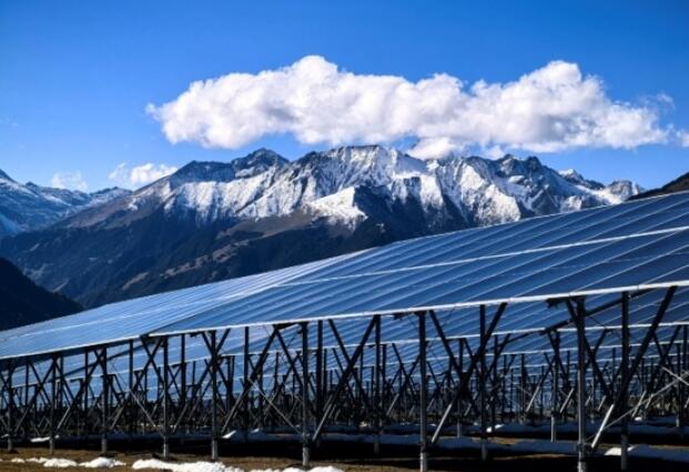 國內(nèi)首個水光蓄儲一體化光伏項目并網(wǎng)發(fā)電