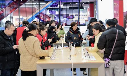 “新國補(bǔ)”落地首月 消費(fèi)動能持續(xù)釋放