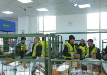 特色年貨寄遞開啟“春運(yùn)模式” 新春暖意隨包裹直達(dá)千家萬戶