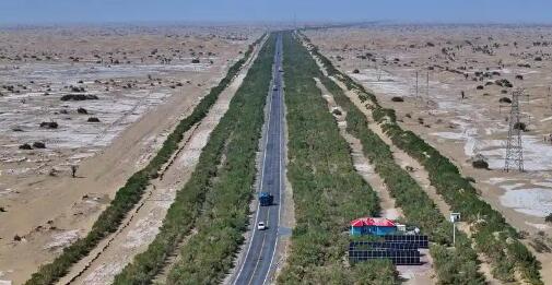 塔里木油田建設(shè)的油地共用公路總長超2500公里 為地經(jīng)濟社會發(fā)展注入強勁動力