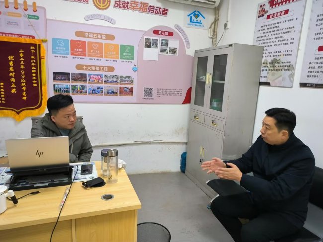 湖北蘄春：普法進(jìn)物流 守好寄遞“安全關(guān)”