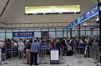 同比增長超三成 中老鐵路迎來外國人入境春節(jié)游高峰