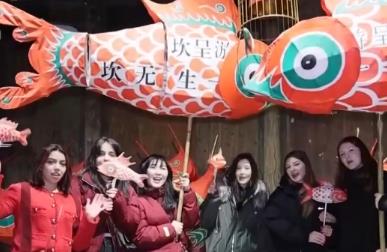 “買買買+非遺體驗”，太棒了！“來中國過春節(jié)” 風(fēng)靡全球 海外游客沉浸式感受年味
