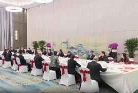 河南連續(xù)兩年辦“破五”餐敘 17位民營企業(yè)家坐上“C位”