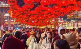 春節(jié)假期映照出一個活力滿滿、自信向前的中國