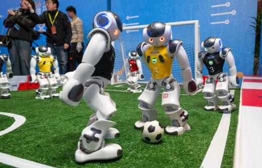 人形機器人“春節(jié)檔”吸睛 技術(shù)進化折射產(chǎn)業(yè)新機