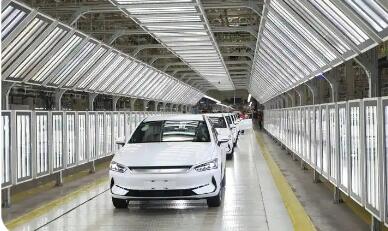 鋰價上行、芯片供應(yīng)趨緊、購置稅調(diào)整  三重壓力倒逼汽車產(chǎn)業(yè)鏈加速重構(gòu)