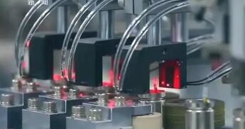 續(xù)航力成倍提升！我國科學(xué)家取得鋰電池核心技術(shù)首創(chuàng)性突破