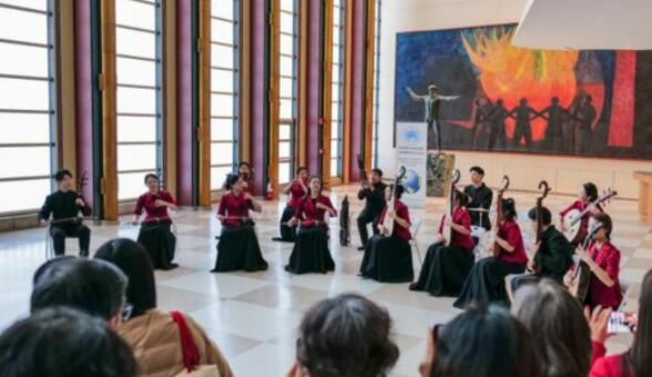 中國民樂快閃聯(lián)合國總部 傳遞新春慈善之聲