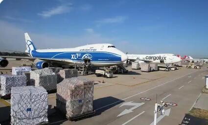 2025年我國民用運(yùn)輸機(jī)場三大指標(biāo)再創(chuàng)歷史新高