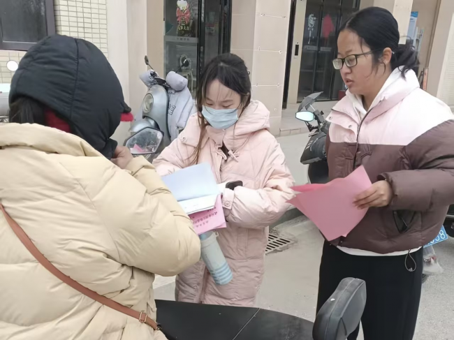 湖北武穴：普法宣傳進(jìn)店入戶 市場(chǎng)整治利劍護(hù)航