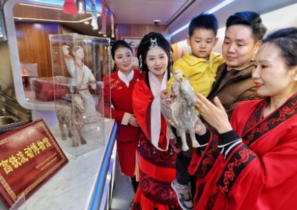 從“流動中國”到“文化中國”：看鐵路春運(yùn)里的文化傳承與創(chuàng)新