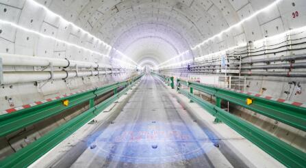 粵港澳大灣區(qū)超大直徑盾構(gòu)跨海隧道——珠海隧道正式通車運營