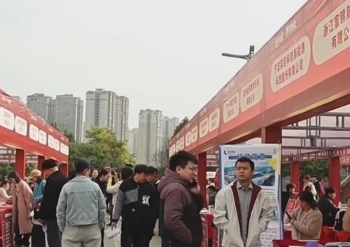 “線上+線下+AI智能”融合助力“春風” 各地復(fù)工復(fù)產(chǎn)按下“加速鍵”