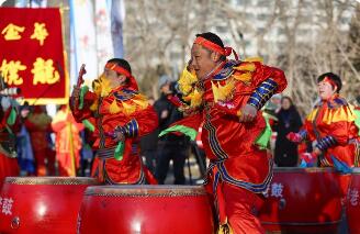 追著非遺過(guò)大年 傳統(tǒng)中國(guó)年煥新