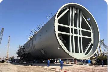 3700噸抽余液塔刷新體積和重量全球紀(jì)錄