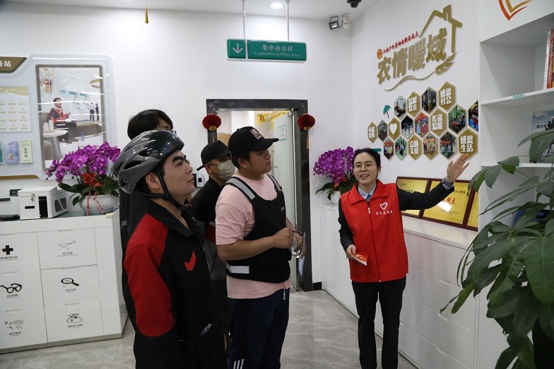 順豐同城騎士與農(nóng)行南寧國貿(mào)支行共慶元宵：學(xué)反詐、逛游園、收溫暖