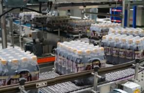 上游推動(dòng)供應(yīng)鏈重構(gòu) 下游重新定義飲用體驗(yàn)　食品飲料行業(yè)迎來“蓋”世創(chuàng)新