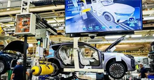 “低空”“智能”成兩會(huì)車(chē)圈熱詞 汽車(chē)產(chǎn)業(yè)加速擁抱前沿技術(shù)